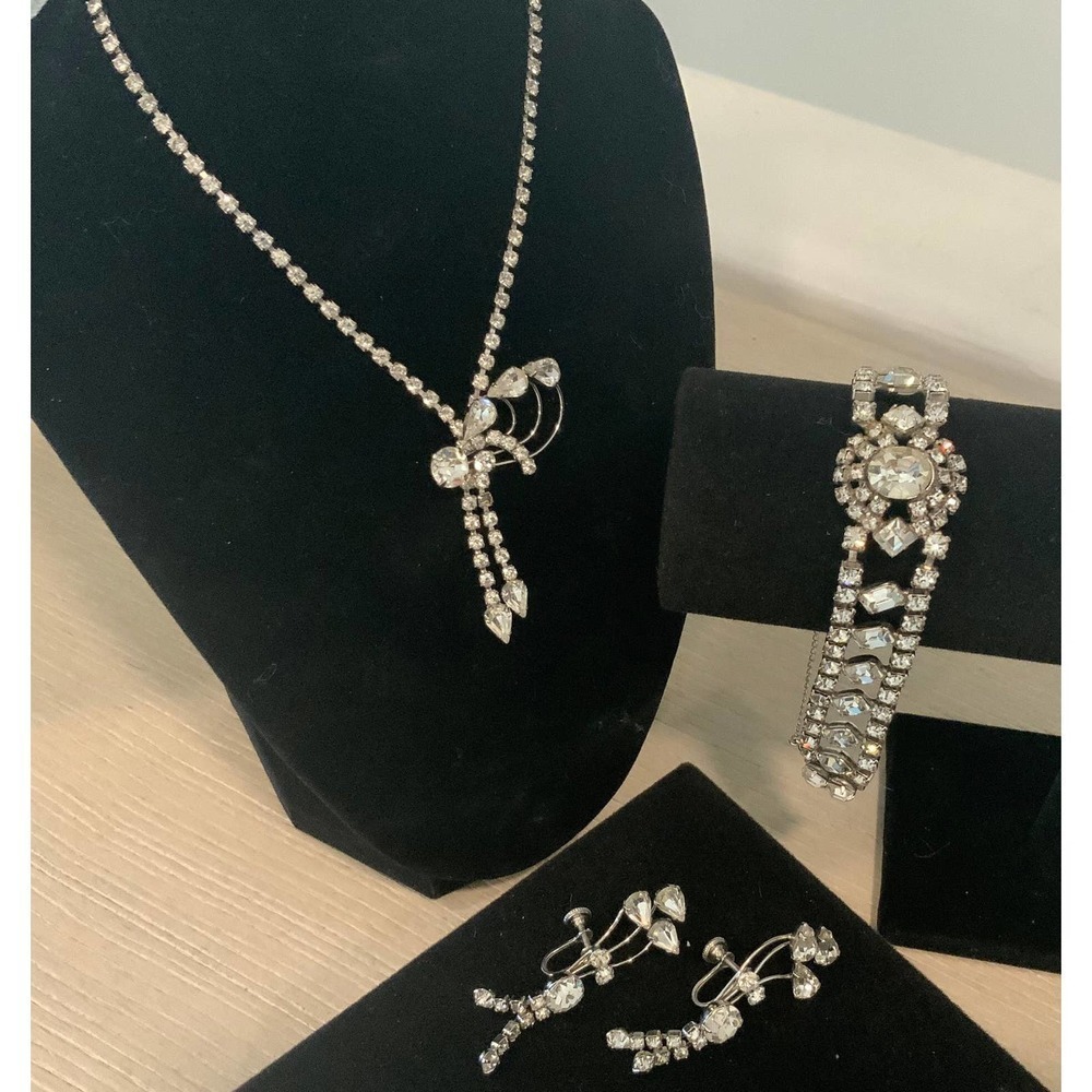 Jewels by Patrica Necklace, Bracelet, and earrings